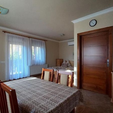 Nefelejcs Fagyizo Es Apartmanhaz Kistolmacs Zewnętrze zdjęcie