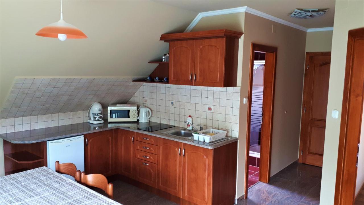 Nefelejcs Fagyizo Es Apartmanhaz Kistolmacs Zewnętrze zdjęcie