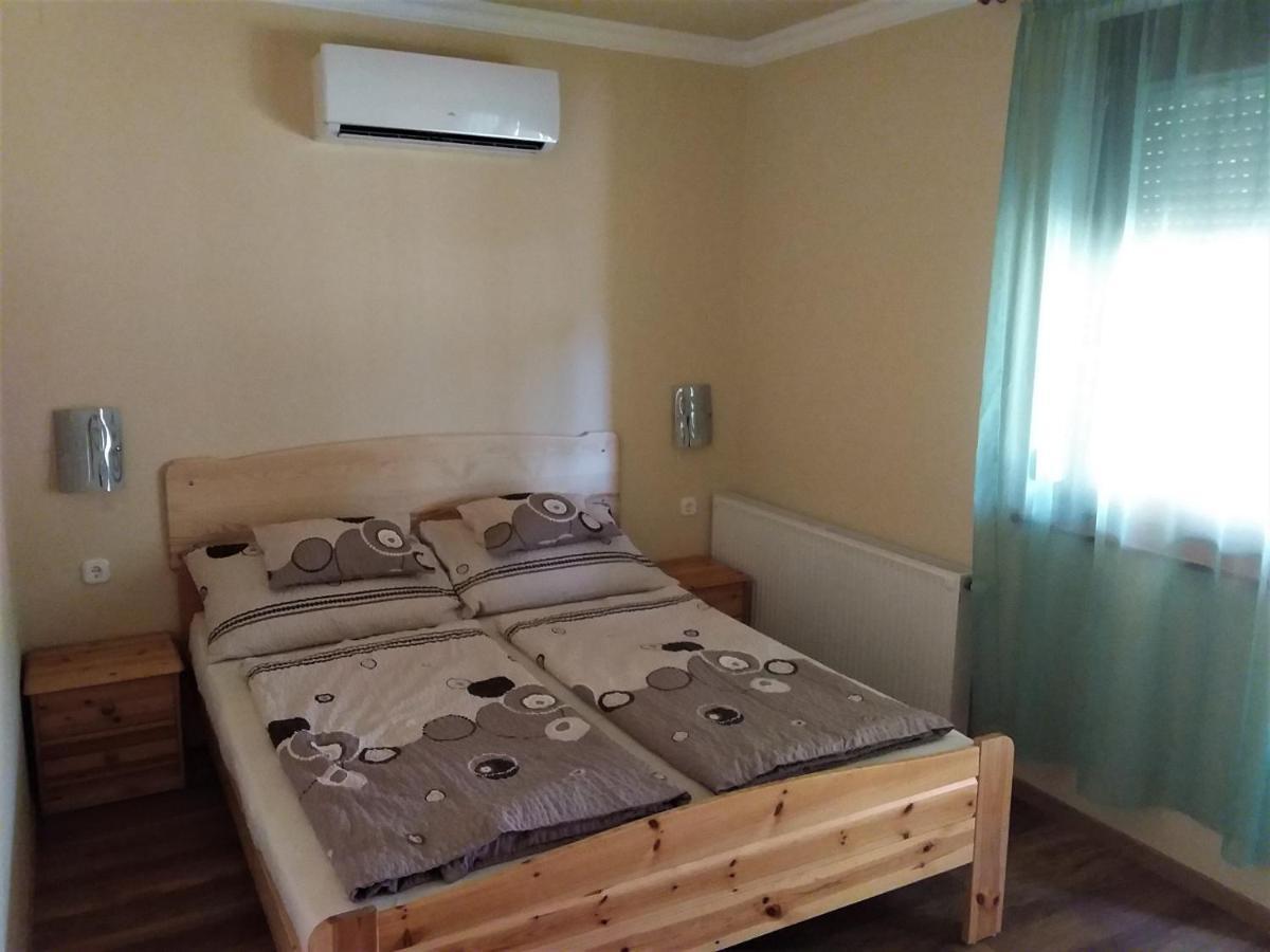 Nefelejcs Fagyizo Es Apartmanhaz Kistolmacs Zewnętrze zdjęcie