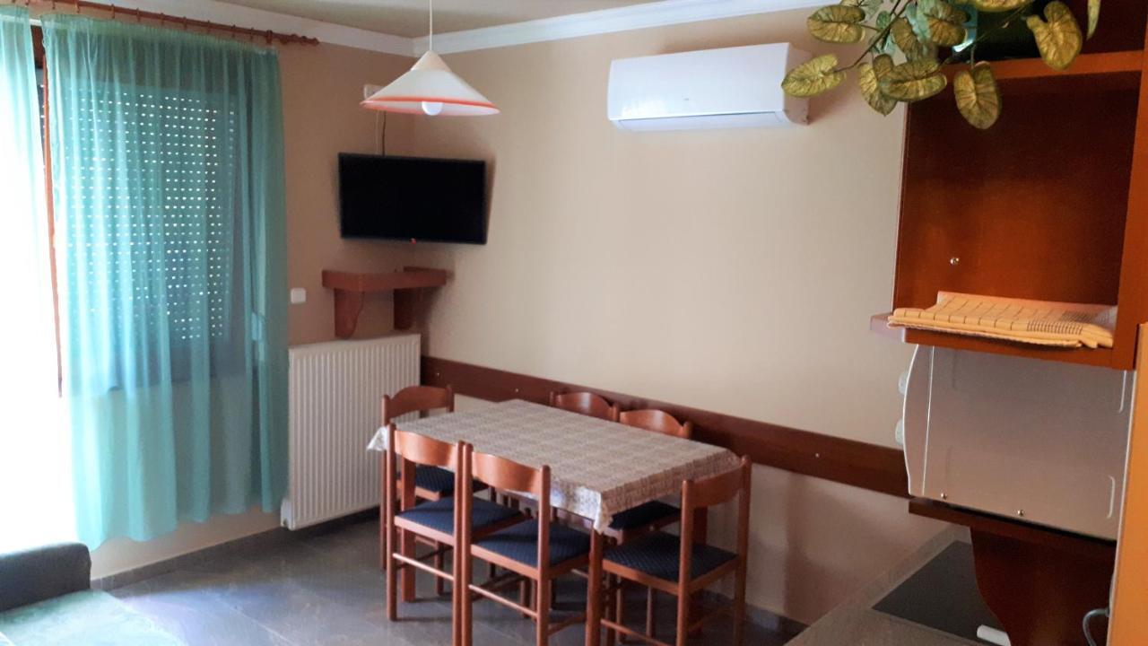 Nefelejcs Fagyizo Es Apartmanhaz Kistolmacs Zewnętrze zdjęcie