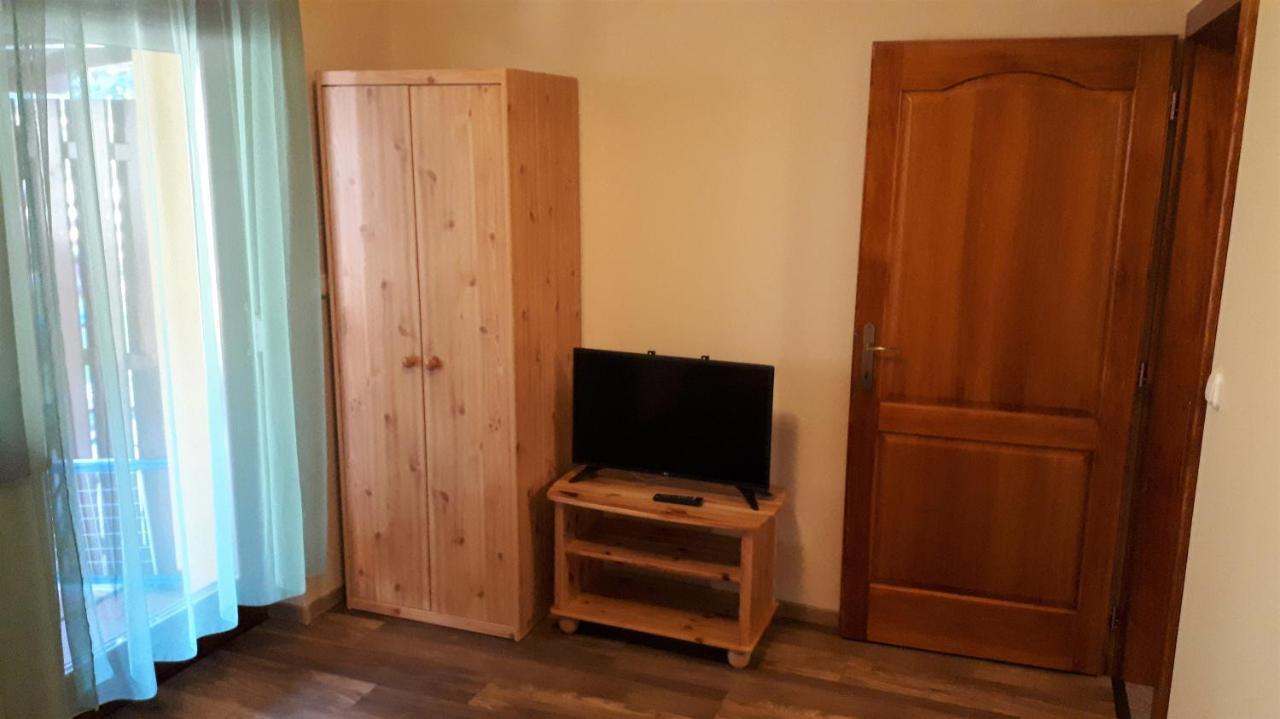 Nefelejcs Fagyizo Es Apartmanhaz Kistolmacs Zewnętrze zdjęcie